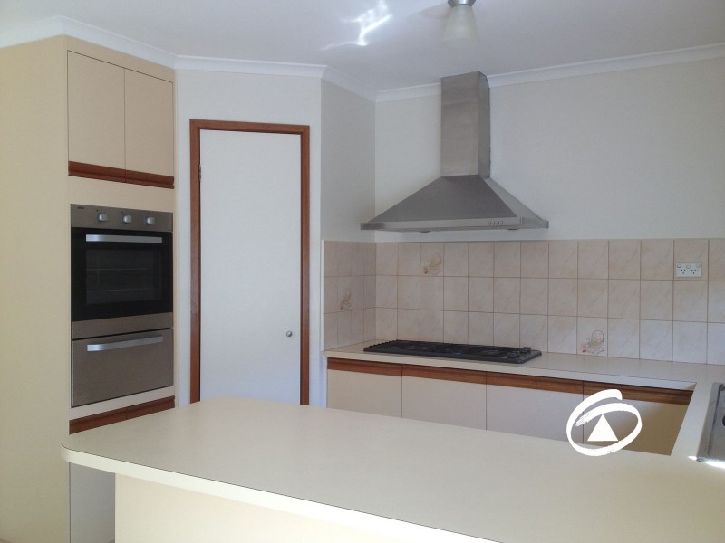 1/8 Victory Court, Narre Warren VIC 3805