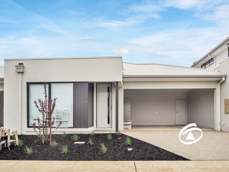 27 Cotswold Crescent, Officer VIC 3809