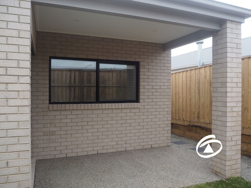 27 Cotswold Crescent, Officer VIC 3809