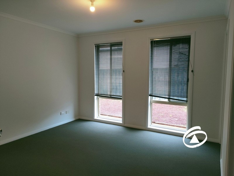 11 Swamp Gum Close, Pakenham VIC 3810