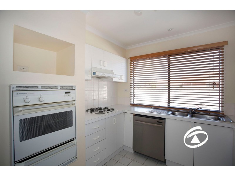 14 Hamilton Drive, Cranbourne North VIC 3977