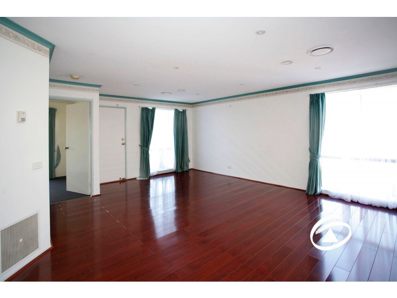 14 Hamilton Drive, Cranbourne North VIC 3977