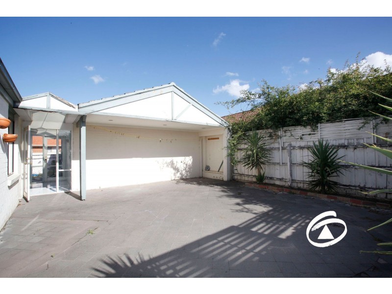 14 Hamilton Drive, Cranbourne North VIC 3977