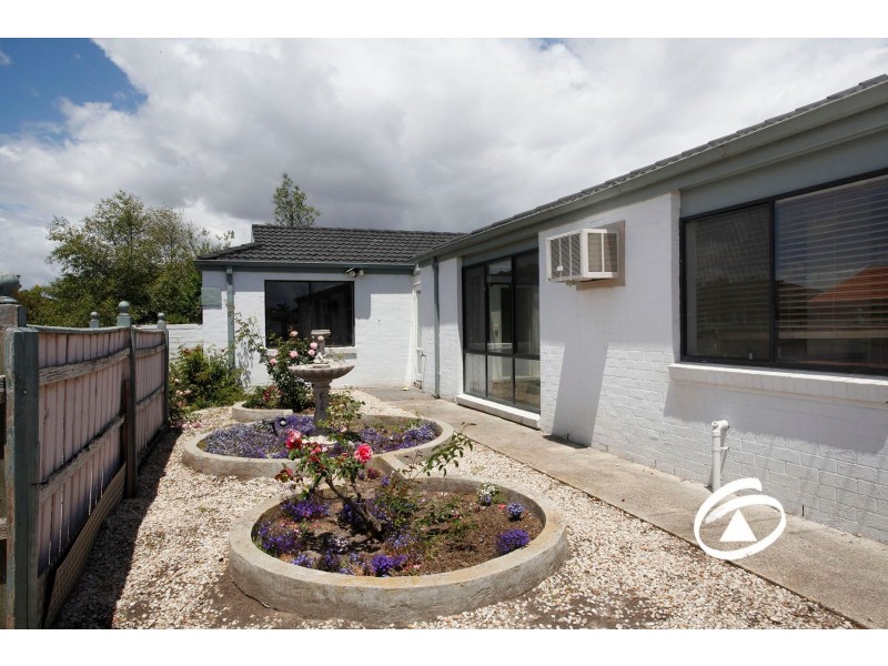 14 Hamilton Drive, Cranbourne North VIC 3977