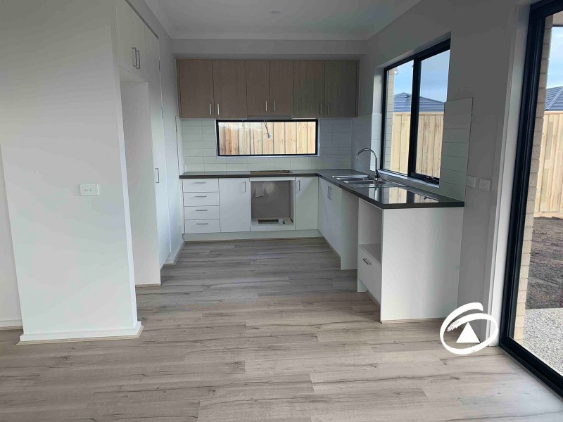 54 Leeson Street, Officer South VIC 3809