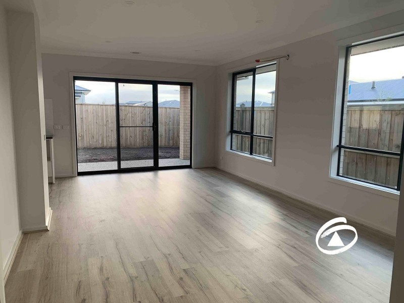 54 Leeson Street, Officer South VIC 3809