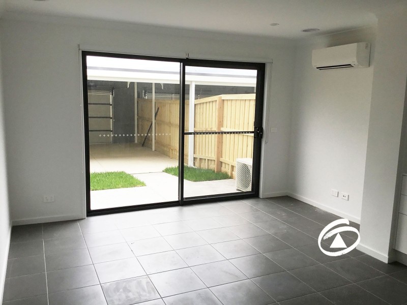 39 Hunt Way, Pakenham VIC 3810