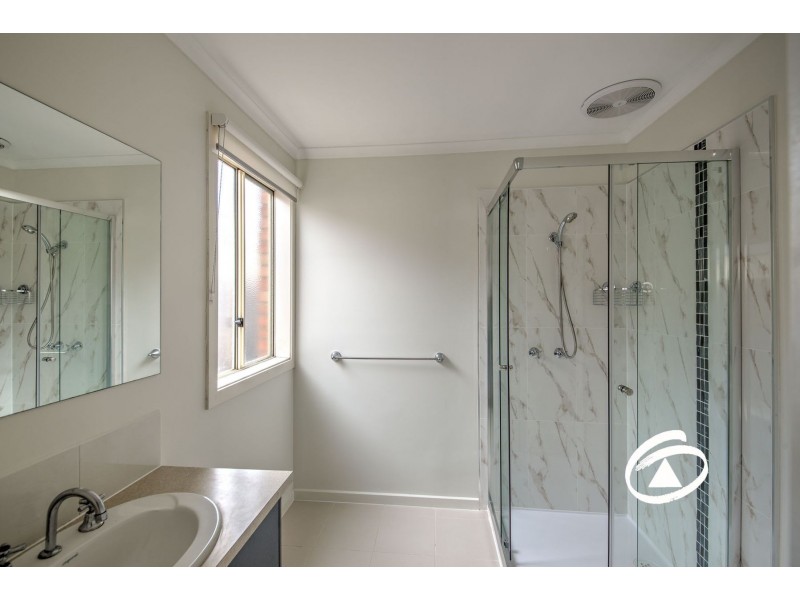 4 Norma Close, Narre Warren South VIC 3805