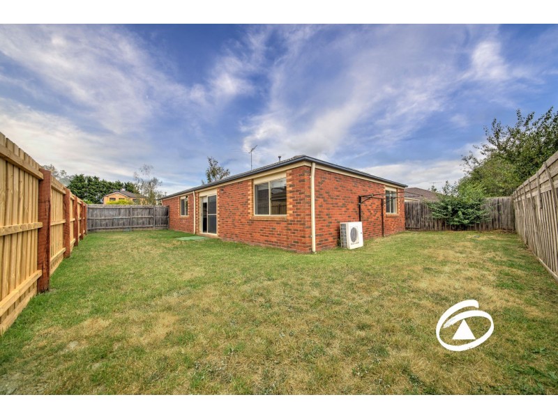 4 Norma Close, Narre Warren South VIC 3805