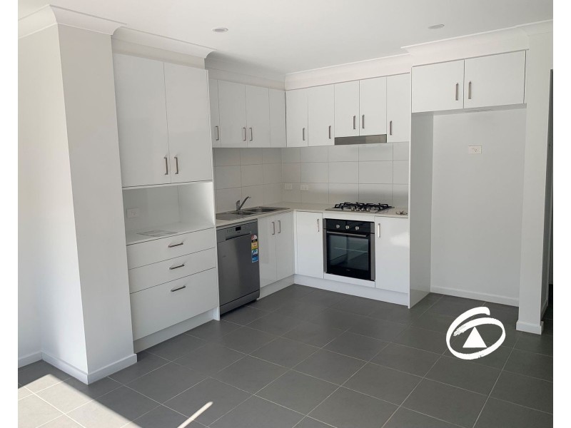 39 Hunt Way, Pakenham VIC 3810