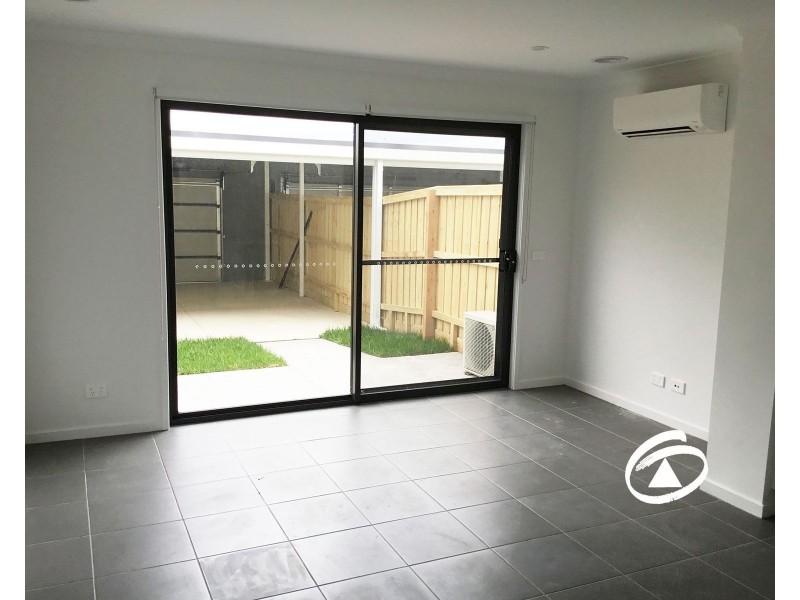 39 Hunt Way, Pakenham VIC 3810