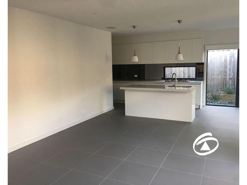 15 Newark Place, Officer VIC 3809