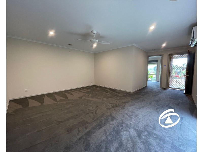8 Mirrabook Court, Berwick VIC 3806