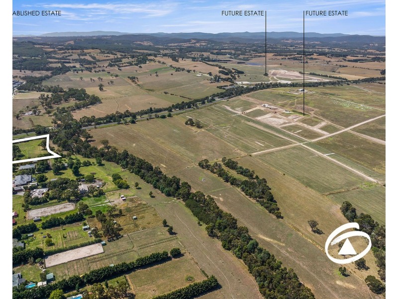 2 Ryan Road, Pakenham VIC 3810