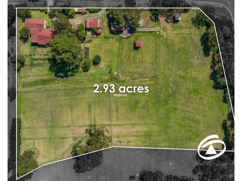 2 Ryan Road, Pakenham VIC 3810