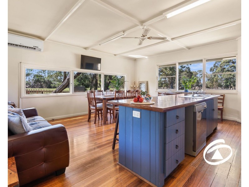 2 Ryan Road, Pakenham VIC 3810