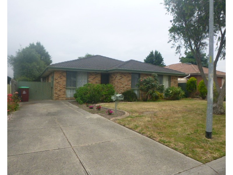 24 Hillview Rise, Hampton Park VIC 3976