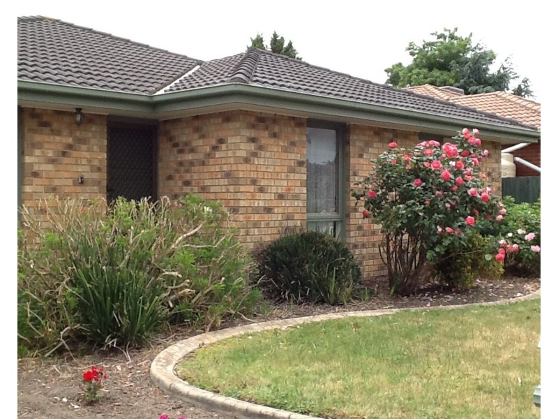 24 Hillview Rise, Hampton Park VIC 3976