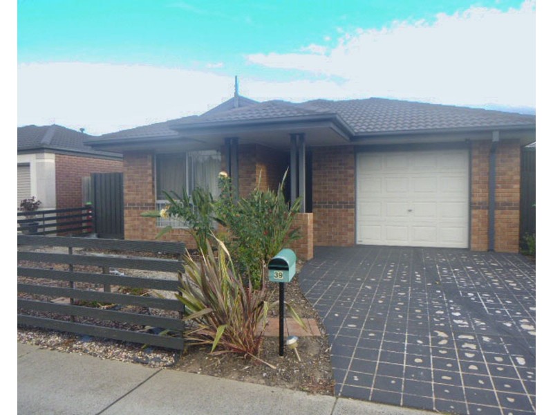 39 Melzak Way, Berwick VIC 3806