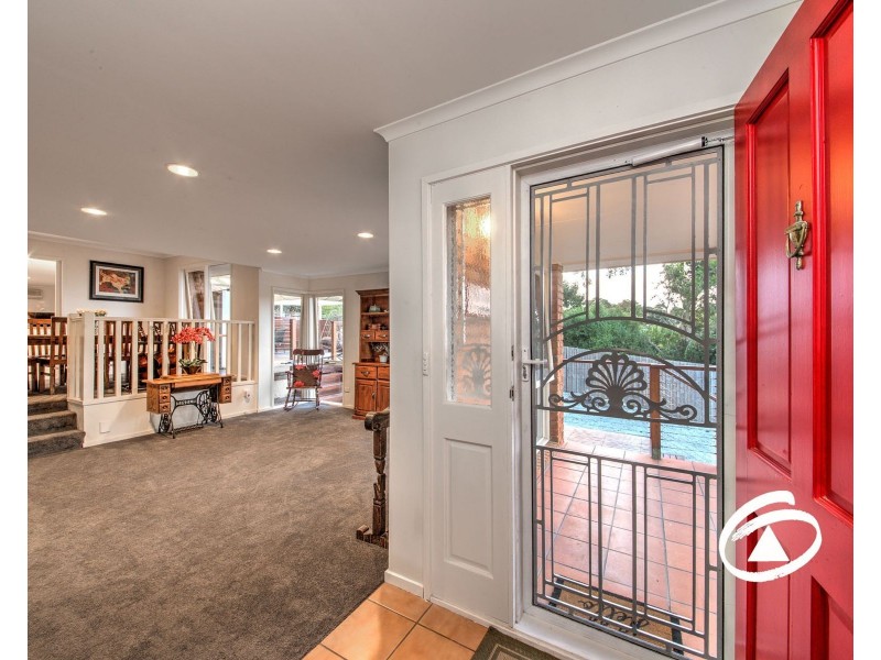 6 Gretel Place, Berwick VIC 3806