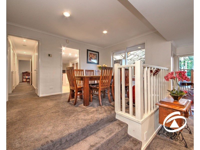 6 Gretel Place, Berwick VIC 3806