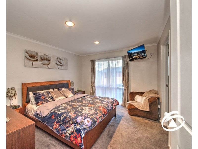 6 Gretel Place, Berwick VIC 3806