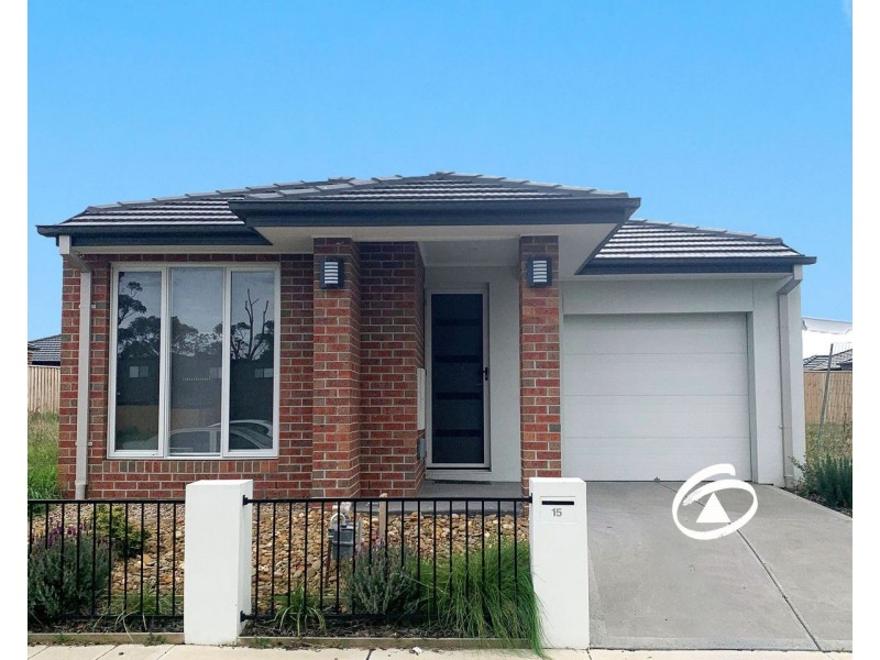 15 Rushgate Street, Pakenham VIC 3810