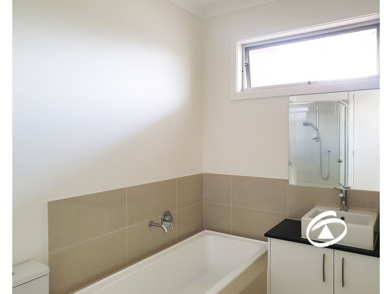1/13 Grandview Avenue, Dandenong VIC 3175