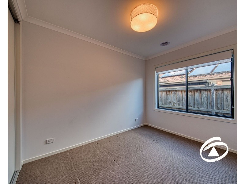 6 Anvil Way, Clyde North VIC 3978