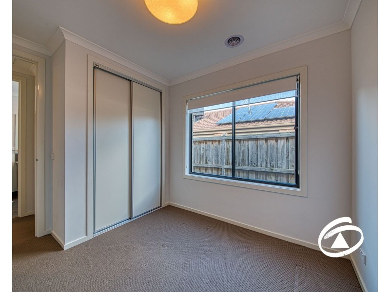 6 Anvil Way, Clyde North VIC 3978
