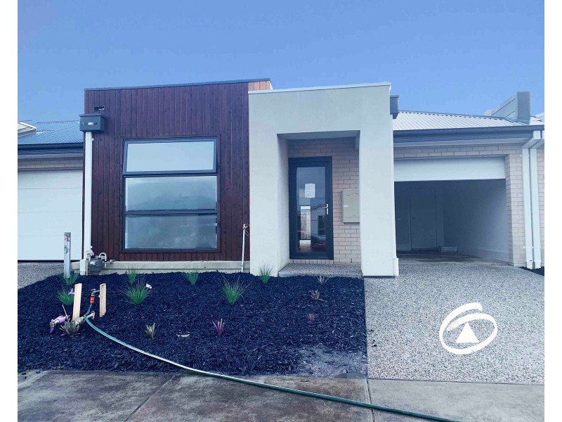56 Leeson Street, Officer VIC 3809