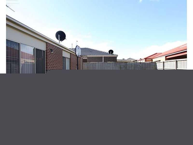 24 Bernly Boulevard, Berwick VIC 3806