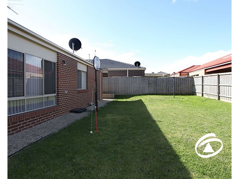 24 Bernly Boulevard, Berwick VIC 3806
