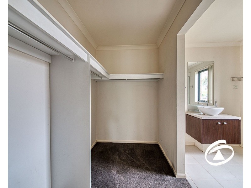 2 Stream Walk, Hallam VIC 3803