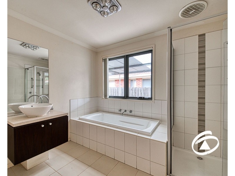 2 Stream Walk, Hallam VIC 3803