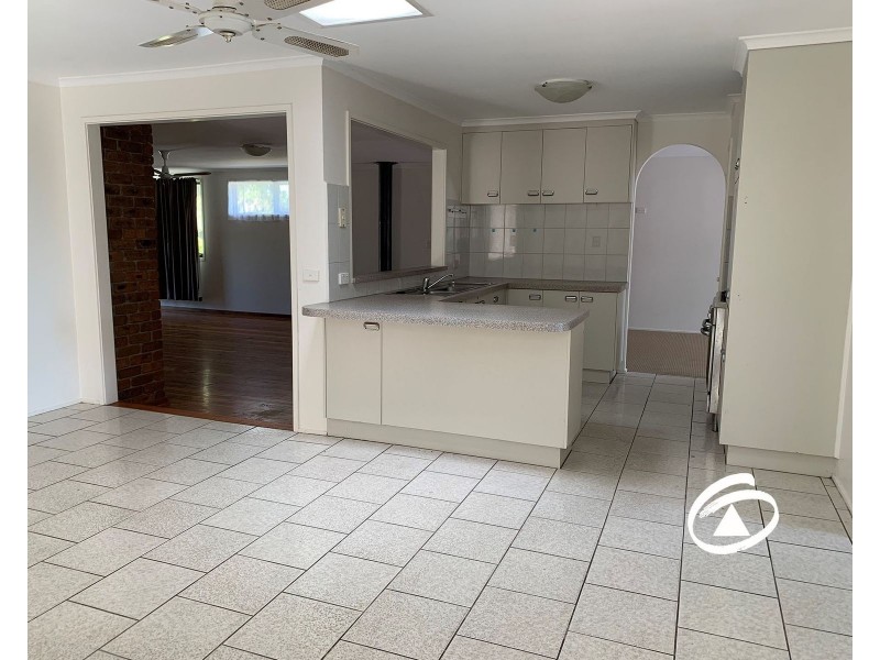 8 Shara Court, Narre Warren VIC 3805