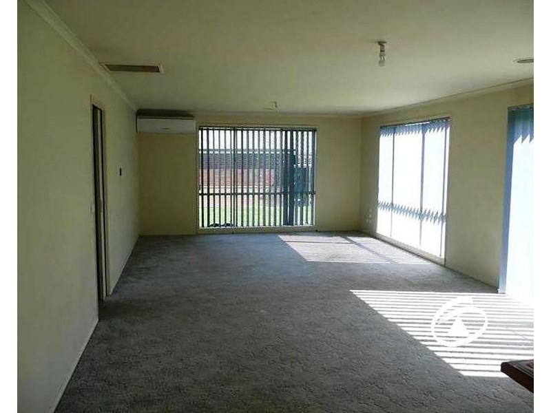 98 Bemersyde Drive, Berwick VIC 3806