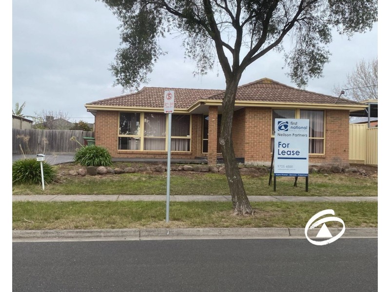 32 General Joshua Drive, Hampton Park VIC 3976