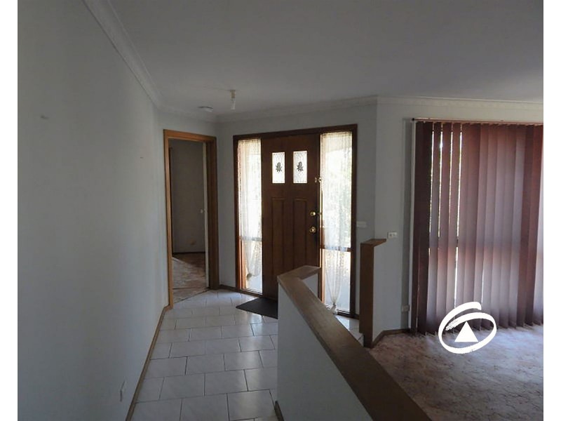 32 General Joshua Drive, Hampton Park VIC 3976