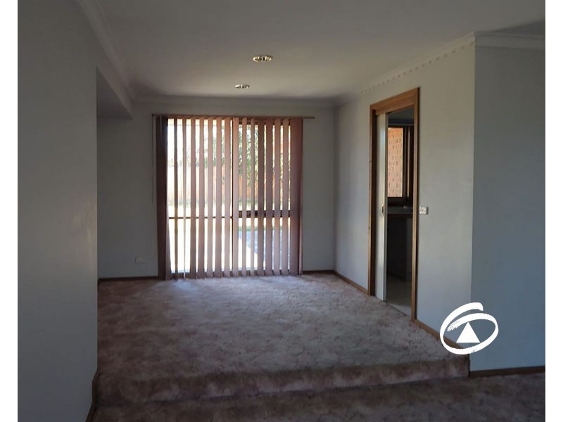 32 General Joshua Drive, Hampton Park VIC 3976