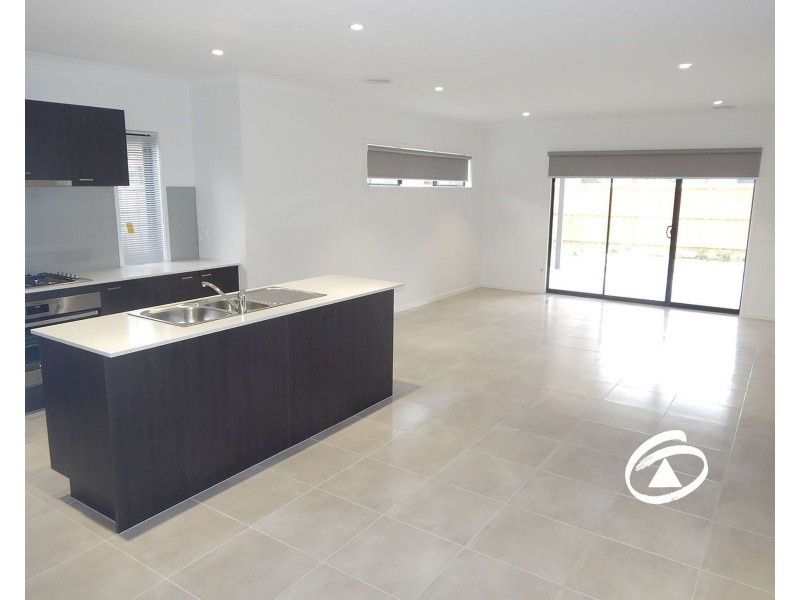 5 Viewbank Road, Clyde North VIC 3978