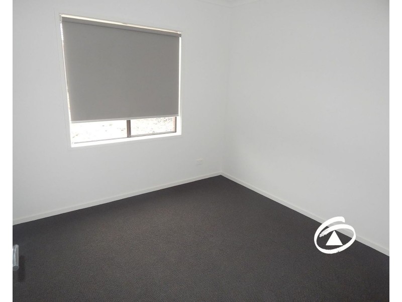 5 Viewbank Road, Clyde North VIC 3978