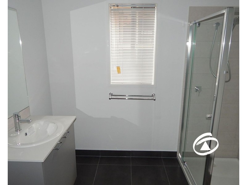 5 Viewbank Road, Clyde North VIC 3978