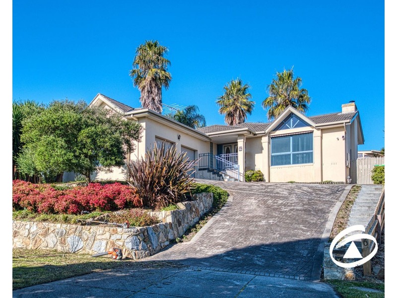 6 Valley View Crescent, Berwick VIC 3806