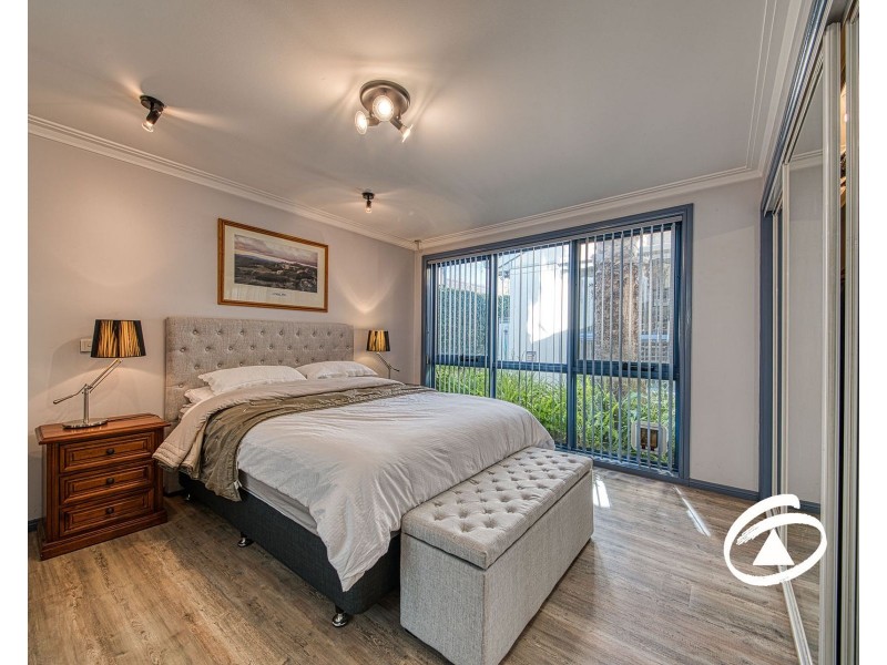 6 Valley View Crescent, Berwick VIC 3806