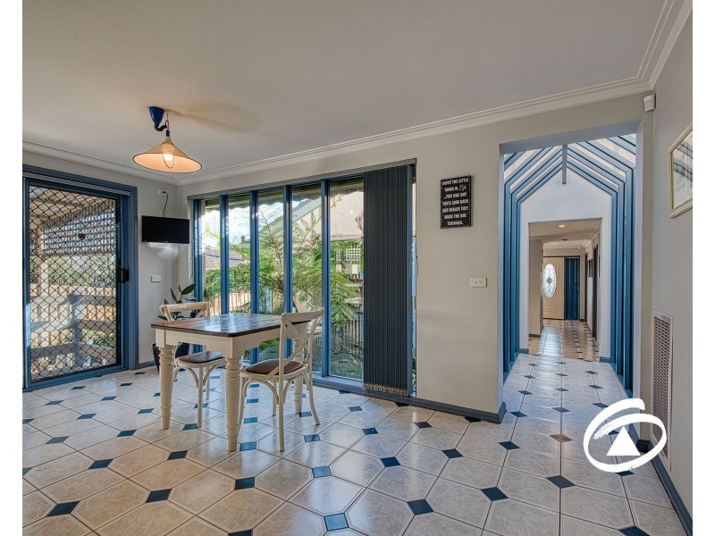 6 Valley View Crescent, Berwick VIC 3806