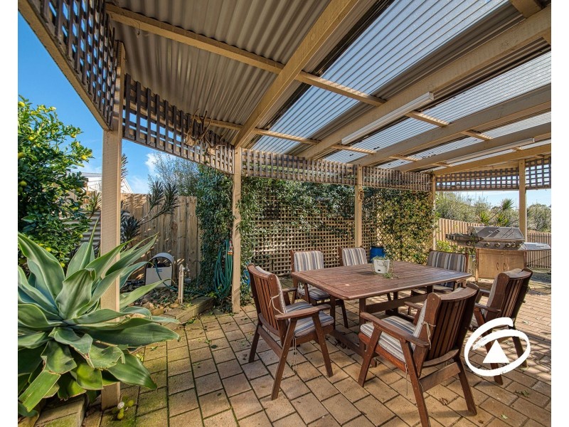 6 Valley View Crescent, Berwick VIC 3806