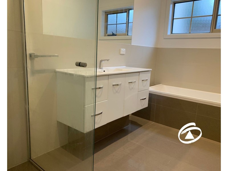 1/16 Paula Crescent, Doncaster East VIC 3109