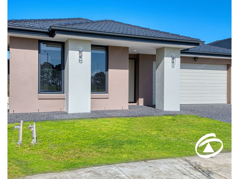 27 Cilroy Crescent, Cranbourne South VIC 3977