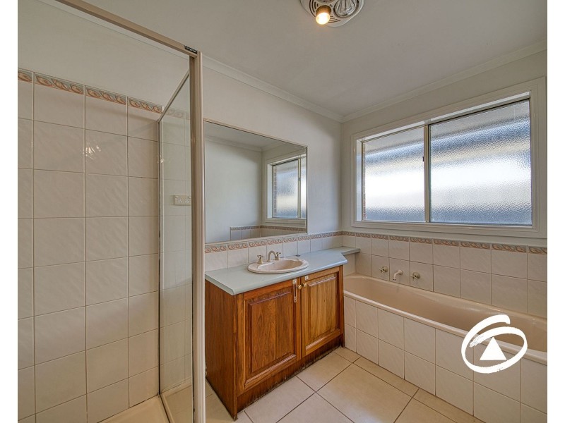 3 Firestone Green, Cranbourne VIC 3977